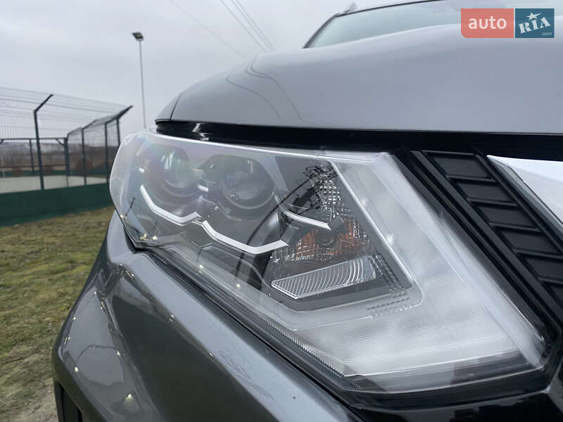 Внедорожник / Кроссовер Nissan Rogue 2020 в Киеве