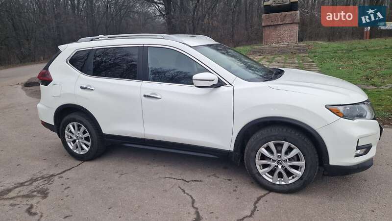 Внедорожник / Кроссовер Nissan Rogue 2019 в Знаменке