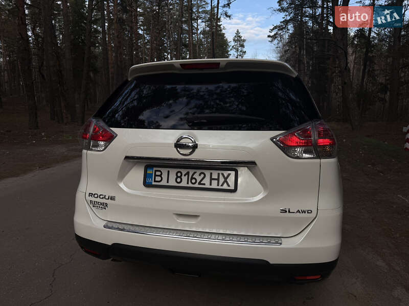 Внедорожник / Кроссовер Nissan Rogue 2015 в Краснокутске