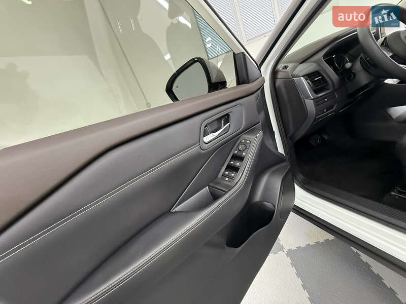 Позашляховик / Кросовер Nissan Rogue 2023 в Трускавці