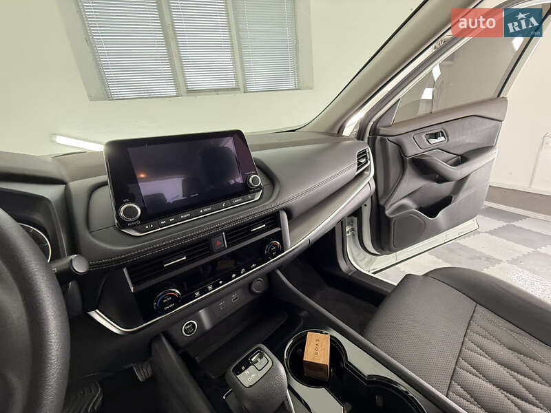 Позашляховик / Кросовер Nissan Rogue 2023 в Трускавці