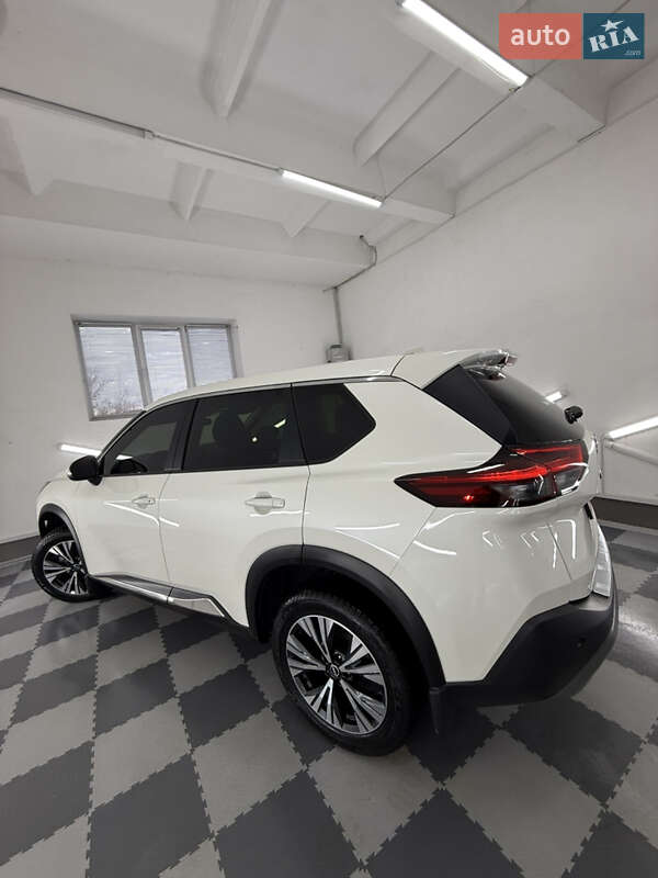 Позашляховик / Кросовер Nissan Rogue 2023 в Трускавці