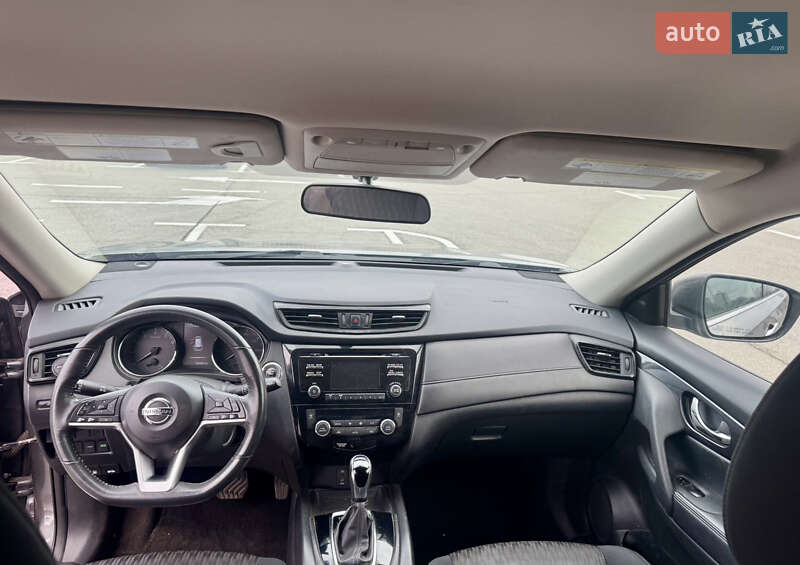 Внедорожник / Кроссовер Nissan Rogue 2017 в Киеве