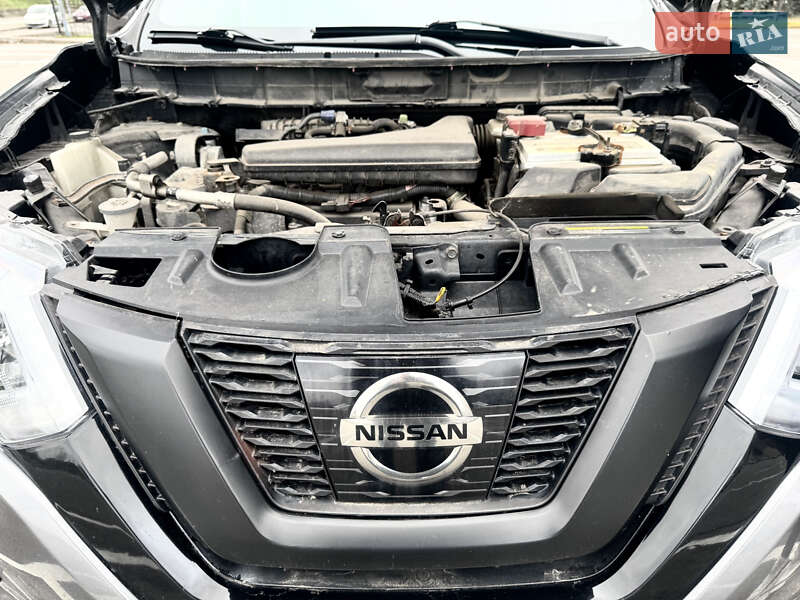 Внедорожник / Кроссовер Nissan Rogue 2017 в Киеве