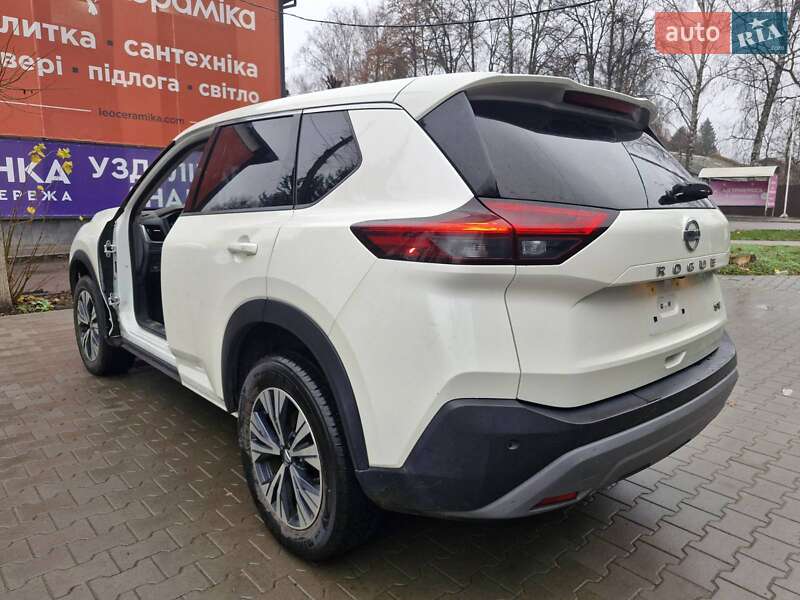 Позашляховик / Кросовер Nissan Rogue 2021 в Умані