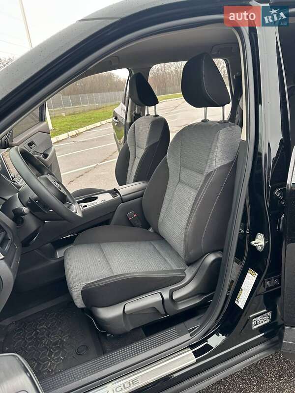 Внедорожник / Кроссовер Nissan Rogue 2021 в Запорожье