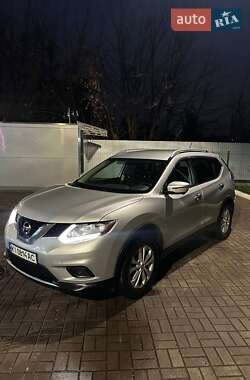 Позашляховик / Кросовер Nissan Rogue 2016 в Києві