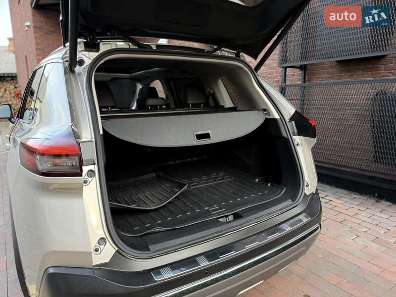 Позашляховик / Кросовер Nissan Rogue 2021 в Києві