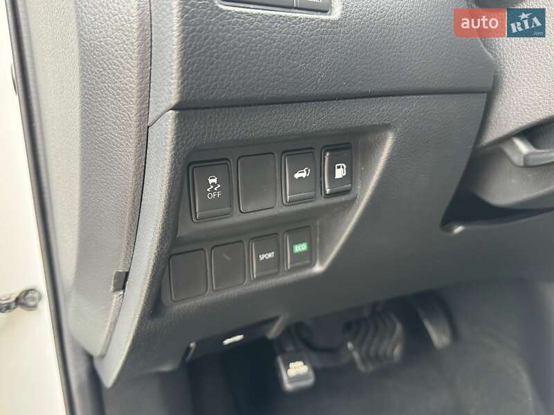 Позашляховик / Кросовер Nissan Rogue 2018 в Луцьку