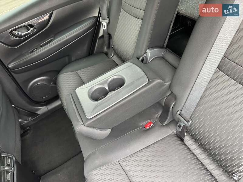 Позашляховик / Кросовер Nissan Rogue 2018 в Луцьку