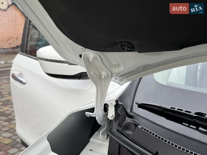 Позашляховик / Кросовер Nissan Rogue 2018 в Луцьку