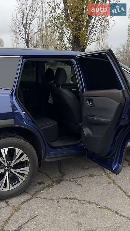 Позашляховик / Кросовер Nissan Rogue 2021 в Кам'янському