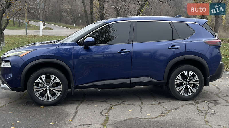 Позашляховик / Кросовер Nissan Rogue 2021 в Кам'янському