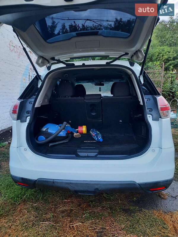 Позашляховик / Кросовер Nissan Rogue 2016 в Києві