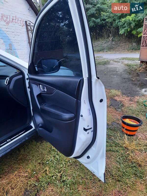 Позашляховик / Кросовер Nissan Rogue 2016 в Києві