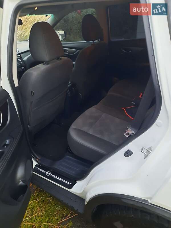 Позашляховик / Кросовер Nissan Rogue 2016 в Києві