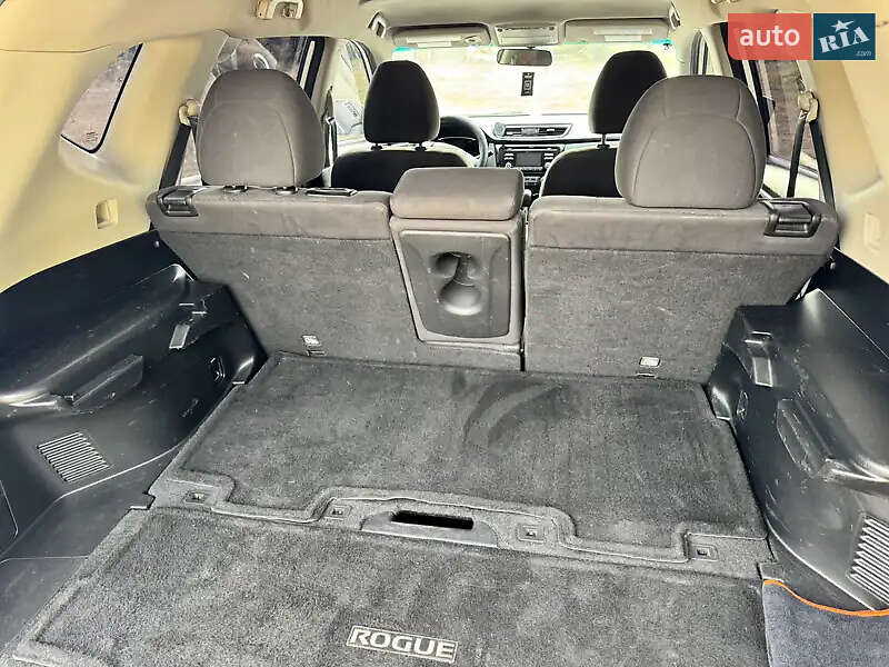 Позашляховик / Кросовер Nissan Rogue 2016 в Києві
