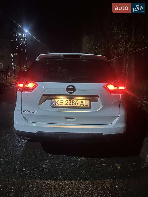 Позашляховик / Кросовер Nissan Rogue 2016 в Києві