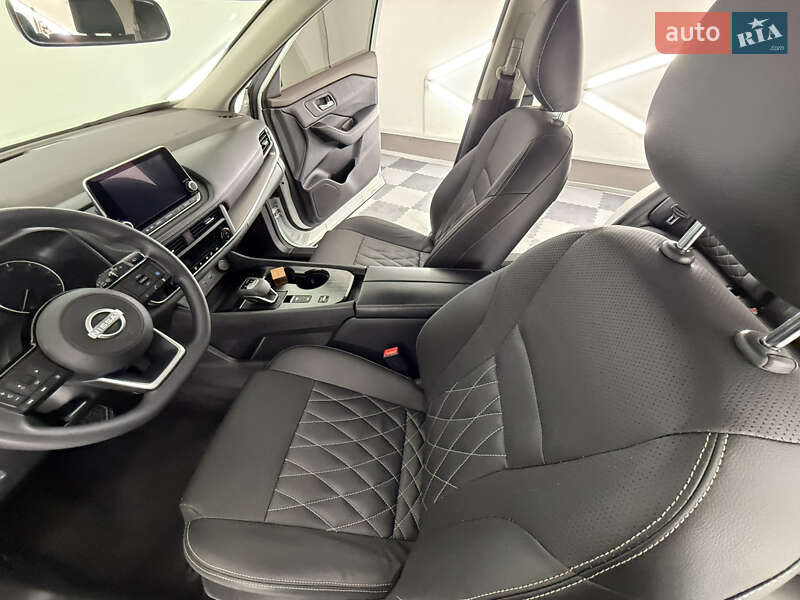 Внедорожник / Кроссовер Nissan Rogue 2023 в Трускавце