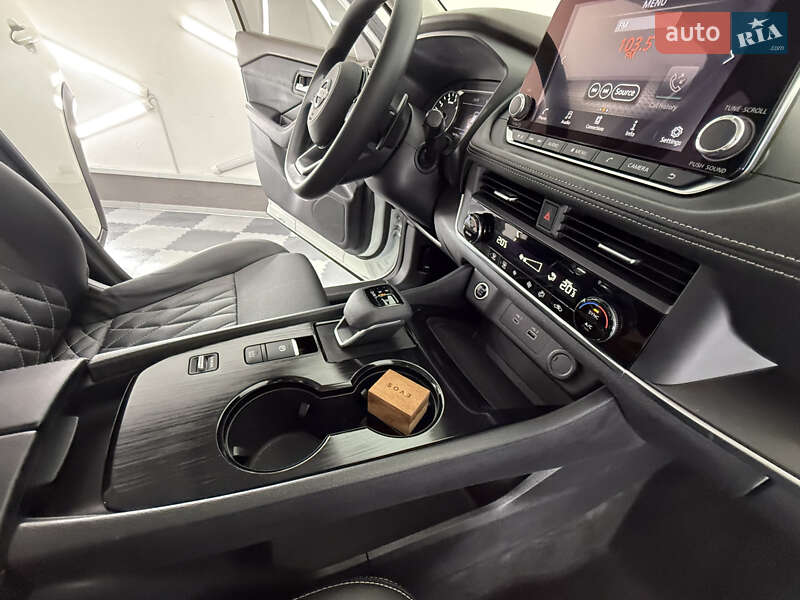 Внедорожник / Кроссовер Nissan Rogue 2023 в Трускавце