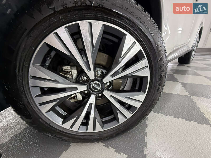 Внедорожник / Кроссовер Nissan Rogue 2023 в Трускавце