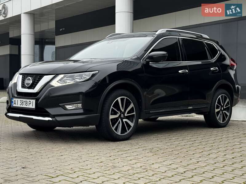 Внедорожник / Кроссовер Nissan Rogue 2018 в Киеве