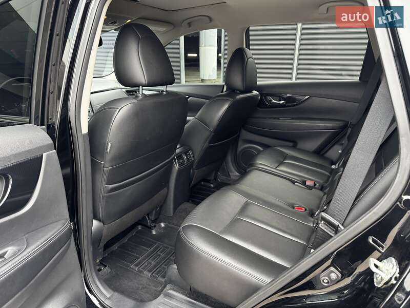 Внедорожник / Кроссовер Nissan Rogue 2018 в Киеве