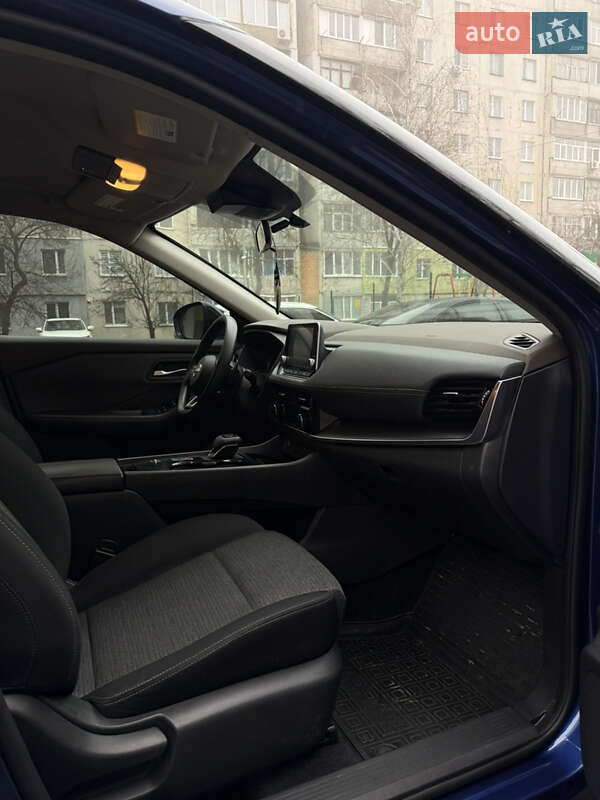 Позашляховик / Кросовер Nissan Rogue 2020 в Ромнах