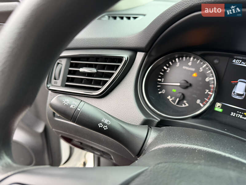 Внедорожник / Кроссовер Nissan Rogue 2018 в Ивано-Франковске