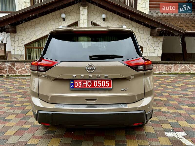 Позашляховик / Кросовер Nissan Rogue 2024 в Тернополі