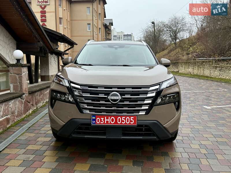 Позашляховик / Кросовер Nissan Rogue 2024 в Тернополі