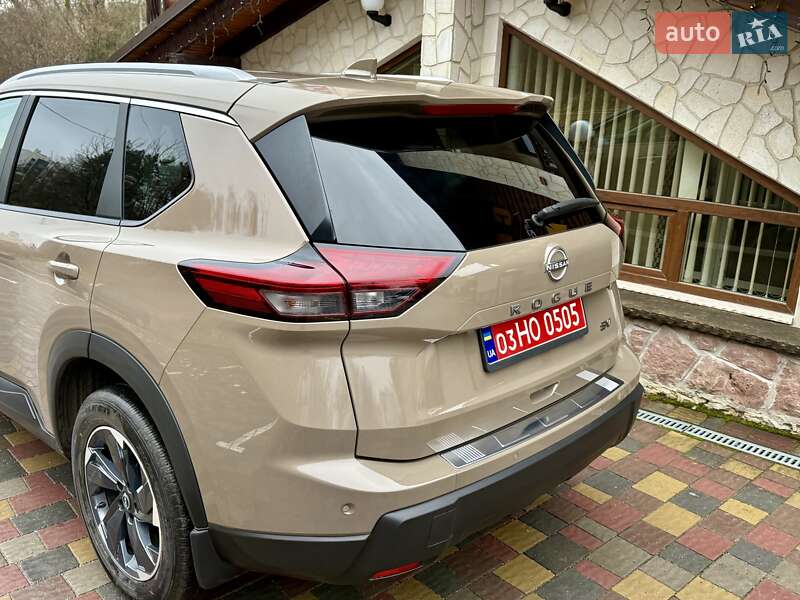 Позашляховик / Кросовер Nissan Rogue 2024 в Тернополі