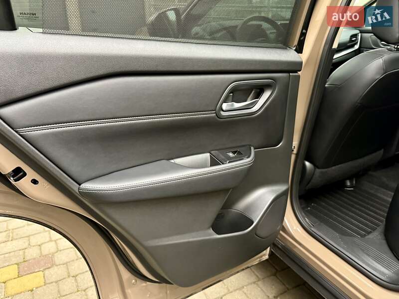 Позашляховик / Кросовер Nissan Rogue 2024 в Тернополі