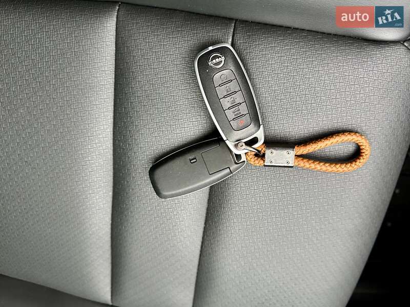 Позашляховик / Кросовер Nissan Rogue 2024 в Тернополі