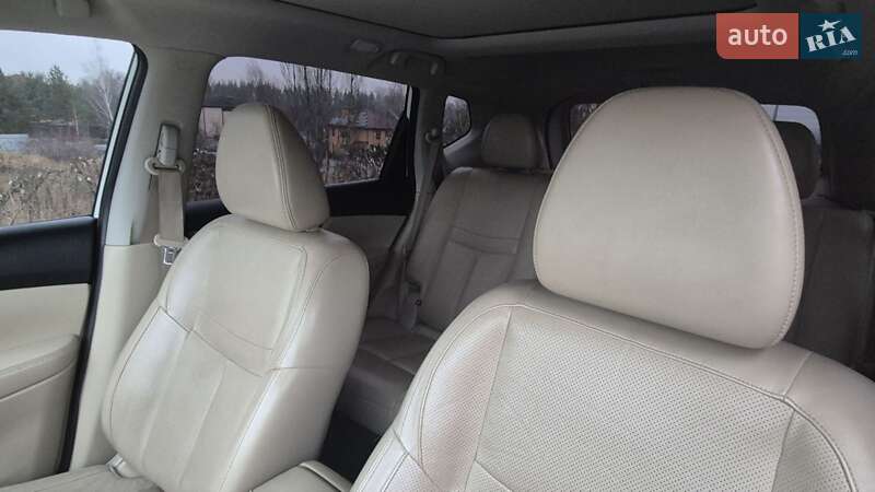 Позашляховик / Кросовер Nissan Rogue 2016 в Києві