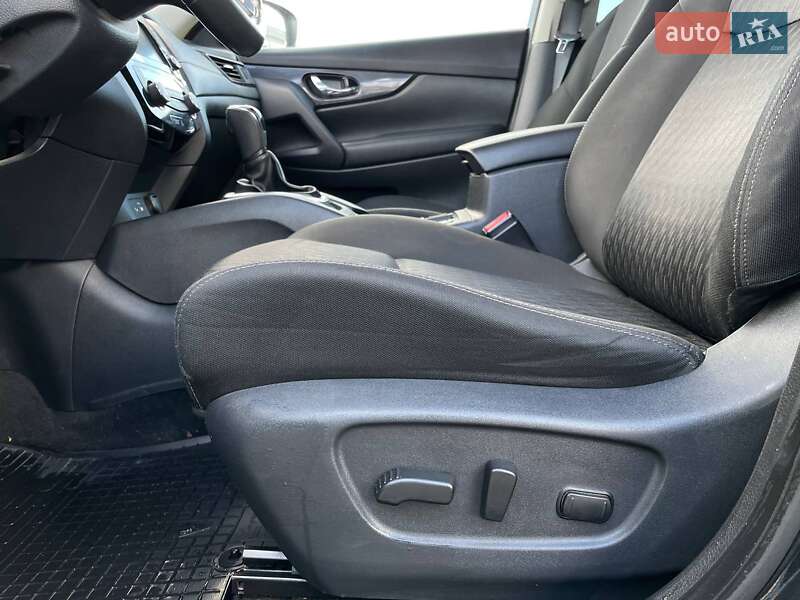 Внедорожник / Кроссовер Nissan Rogue 2017 в Киеве