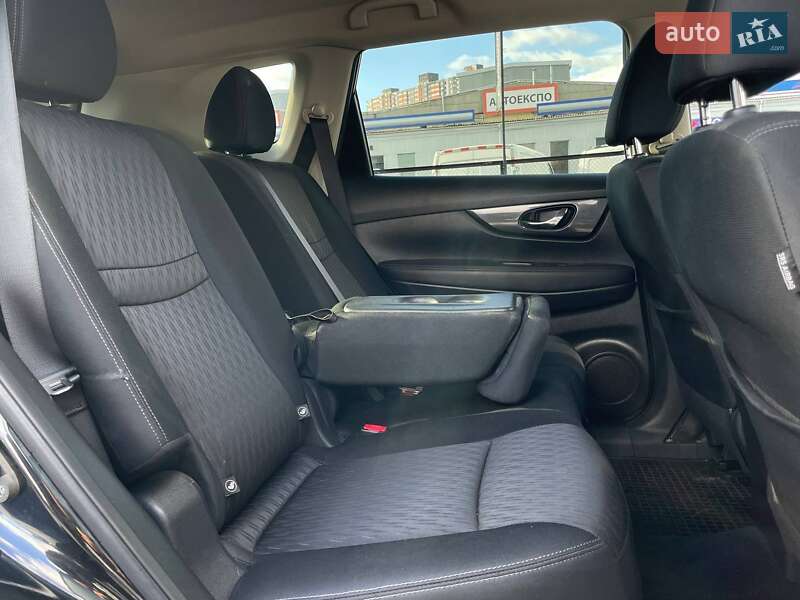 Внедорожник / Кроссовер Nissan Rogue 2017 в Киеве