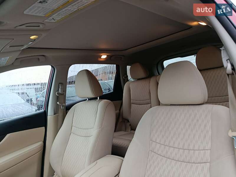 Позашляховик / Кросовер Nissan Rogue 2017 в Луцьку фото 15 Позашляховик / Кросовер Nissan Rogue 2017 в Луцьку