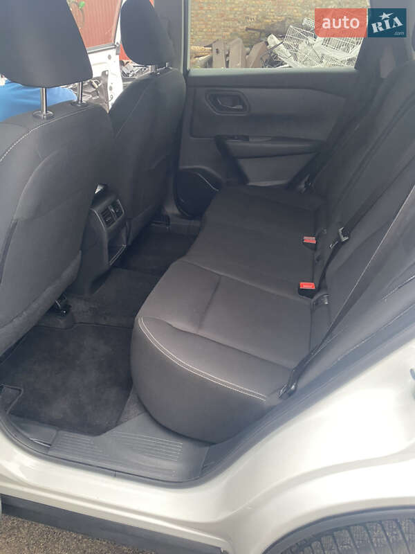 Внедорожник / Кроссовер Nissan Rogue 2024 в Киеве