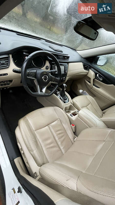 Внедорожник / Кроссовер Nissan Rogue 2017 в Харькове