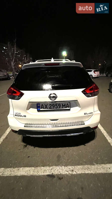 Внедорожник / Кроссовер Nissan Rogue 2017 в Харькове