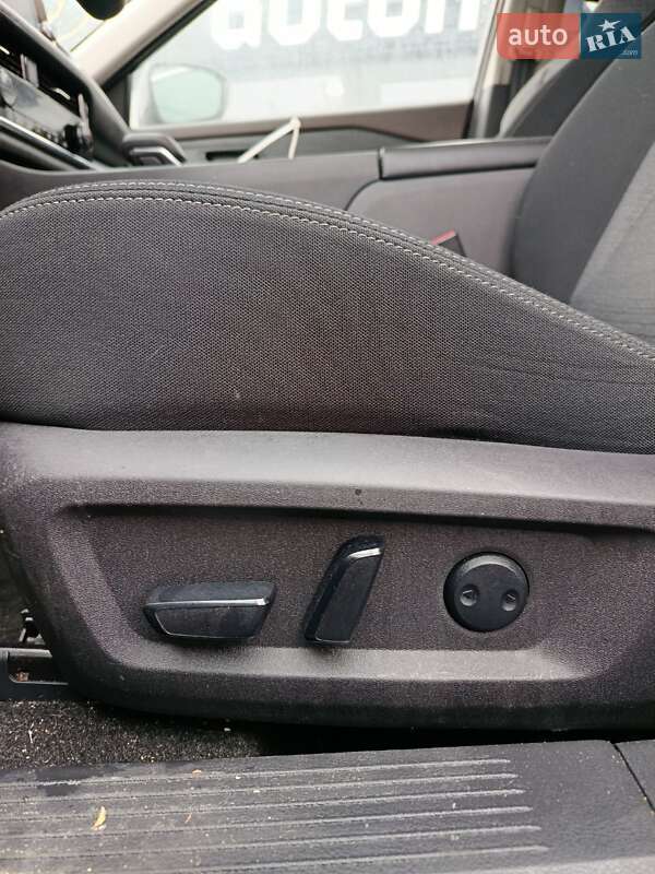 Внедорожник / Кроссовер Nissan Rogue 2021 в Луцке