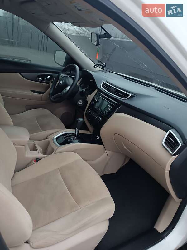 Внедорожник / Кроссовер Nissan Rogue 2016 в Прилуках