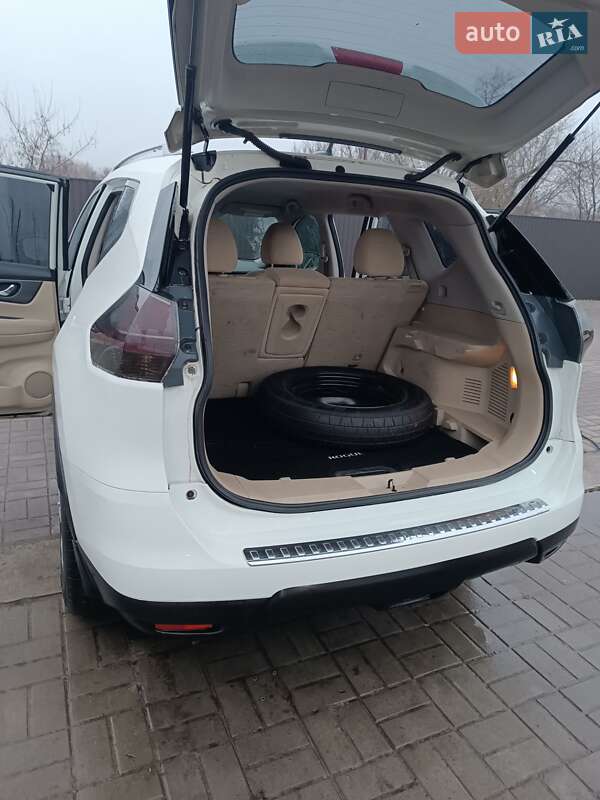 Внедорожник / Кроссовер Nissan Rogue 2016 в Прилуках