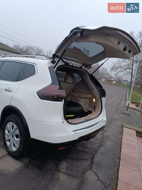 Внедорожник / Кроссовер Nissan Rogue 2016 в Прилуках