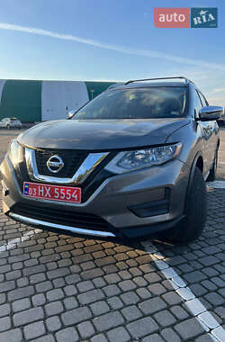 Внедорожник / Кроссовер Nissan Rogue 2017 в Ужгороде