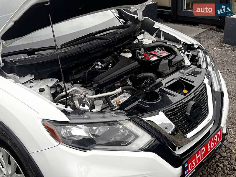 Внедорожник / Кроссовер Nissan Rogue 2017 в Луцке