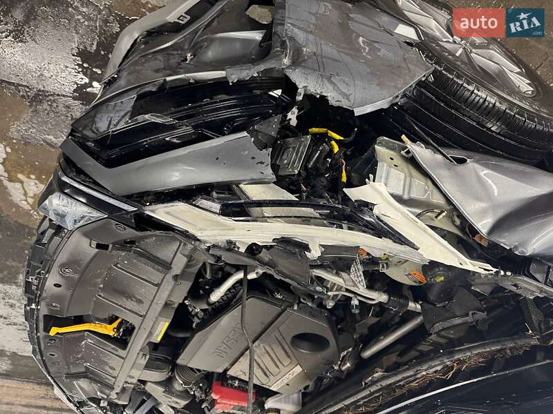 Позашляховик / Кросовер Nissan Rogue 2023 в Львові