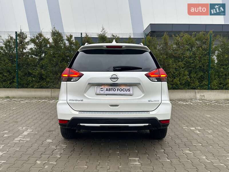 Внедорожник / Кроссовер Nissan Rogue 2017 в Киеве