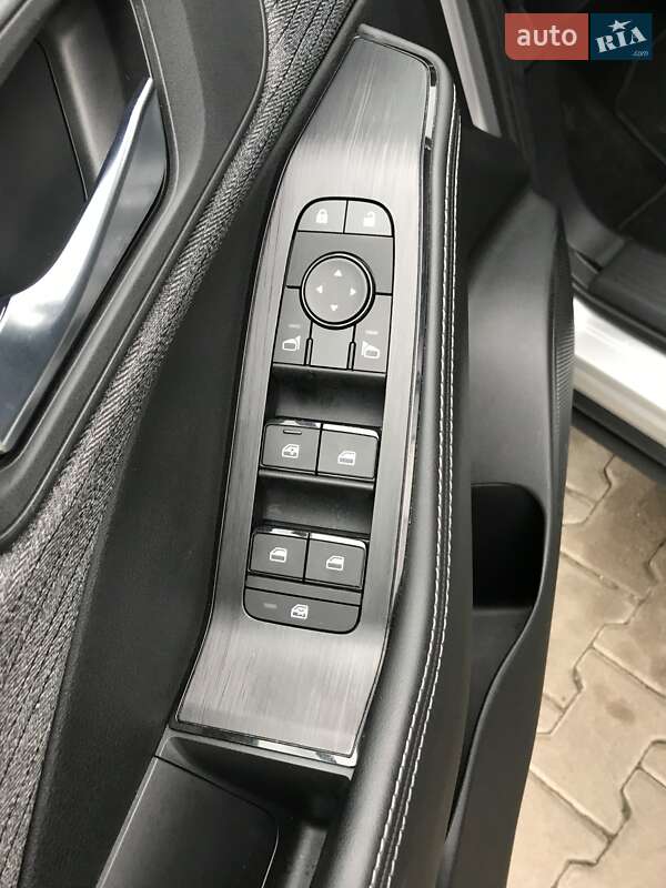 Внедорожник / Кроссовер Nissan Rogue 2020 в Киеве